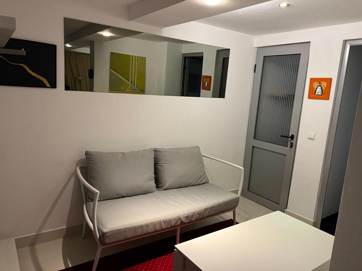Vila Franceza - Cazare Cu Jacuzzi Pe Malul Lacului Colibiţa Exterior foto