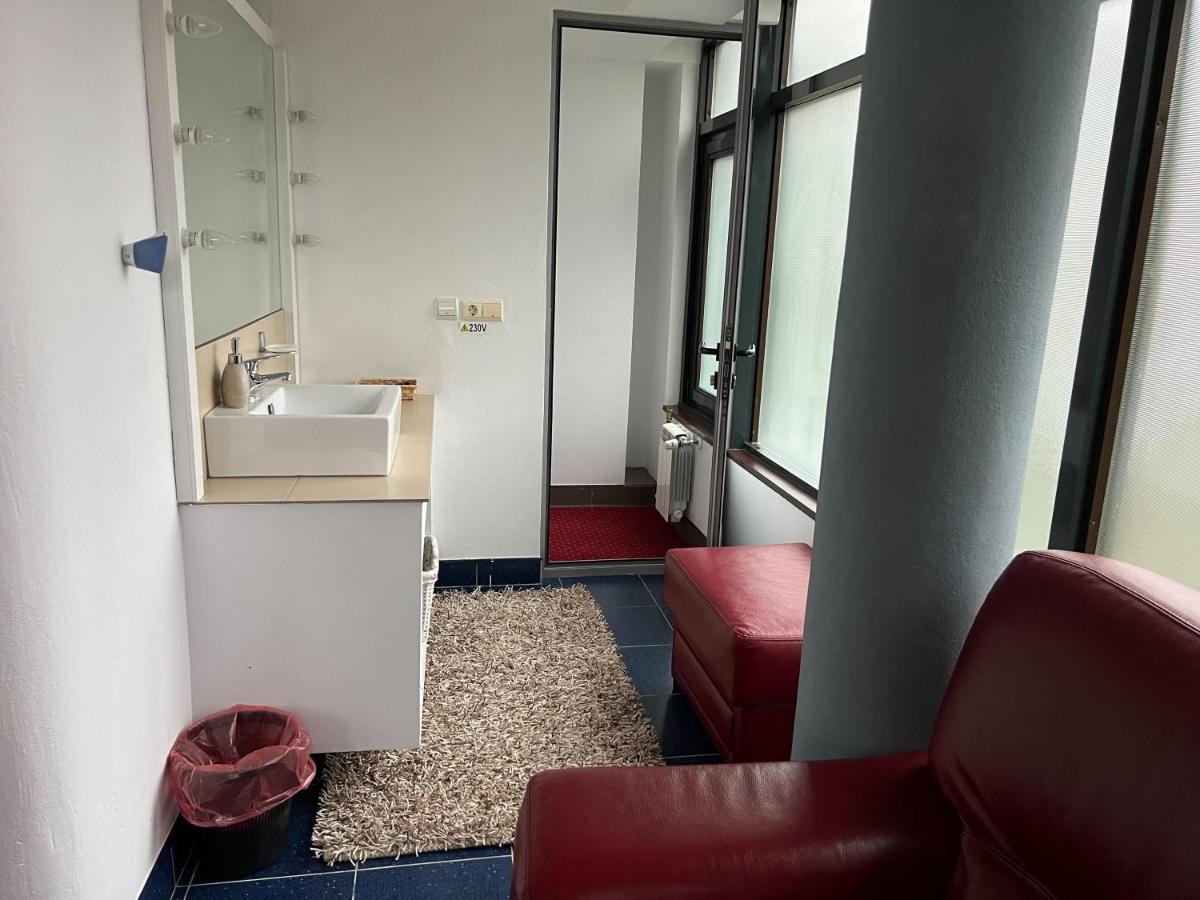Vila Franceza - Cazare Cu Jacuzzi Pe Malul Lacului Colibiţa Exterior foto