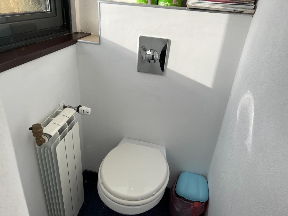 Vila Franceza - Cazare Cu Jacuzzi Pe Malul Lacului Colibiţa Exterior foto