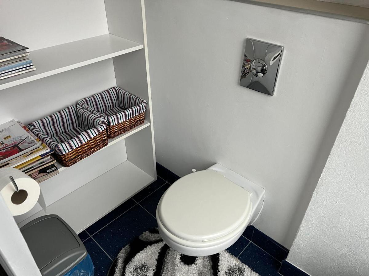 Vila Franceza - Cazare Cu Jacuzzi Pe Malul Lacului Colibiţa Exterior foto