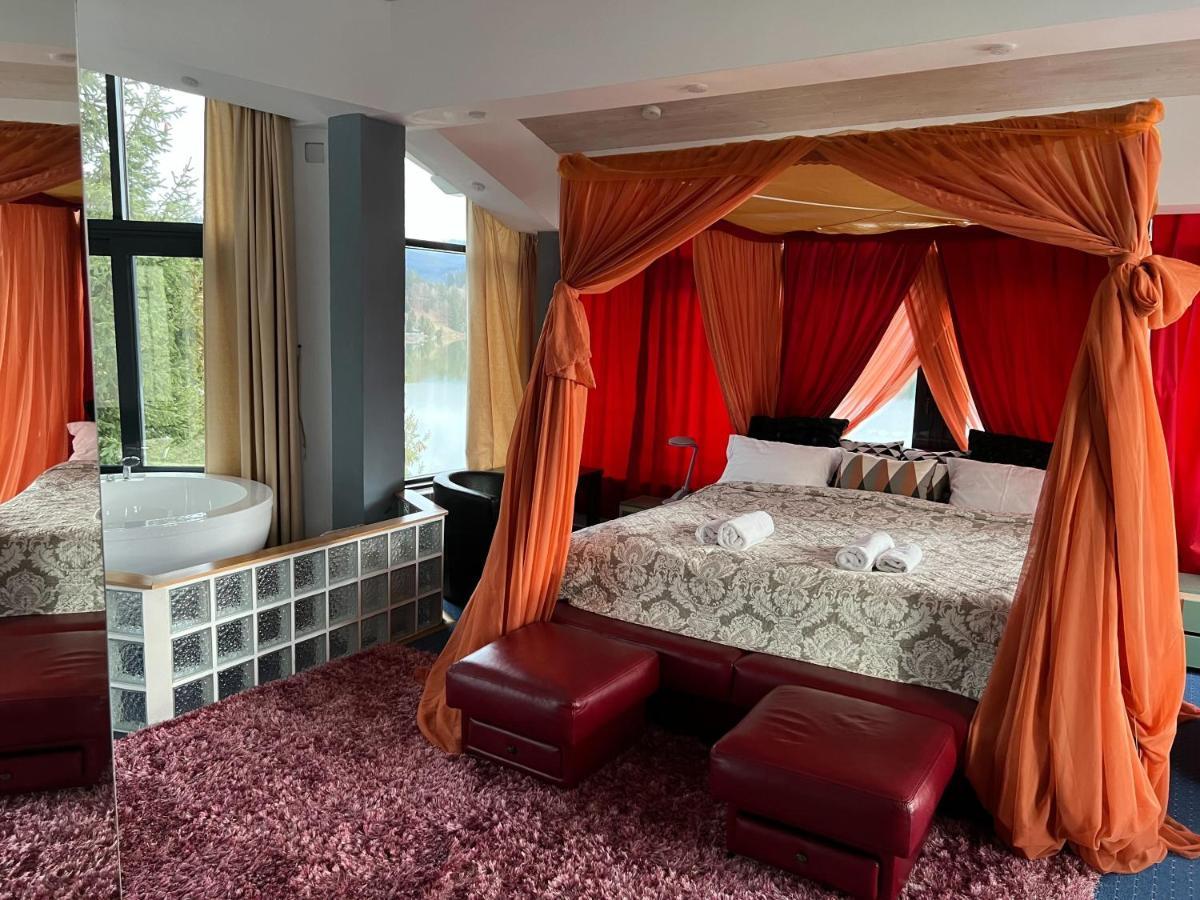 Vila Franceza - Cazare Cu Jacuzzi Pe Malul Lacului Colibiţa Exterior foto