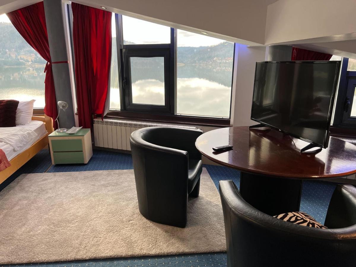 Vila Franceza - Cazare Cu Jacuzzi Pe Malul Lacului Colibiţa Exterior foto
